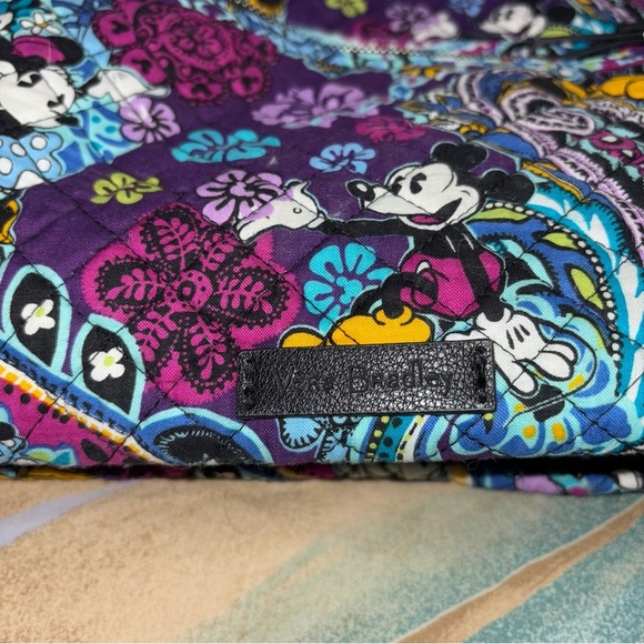 Vera Bradley Disney MICKEYS PAISLEY CELEBRATION Large On The Go Crossbody Purse - Picture 2 of 7